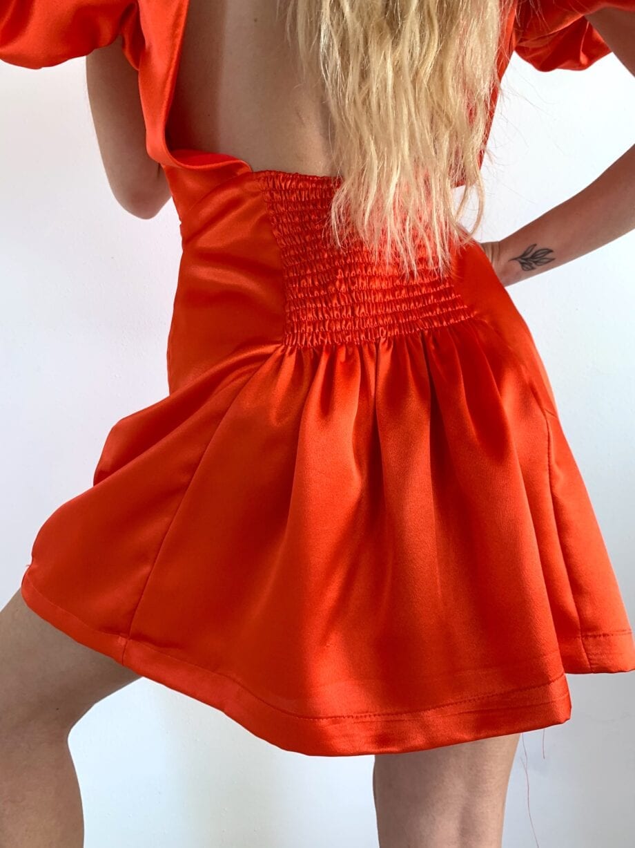 Shop Online Vestito "Pupa" in raso arancio maniche sbuffo Odì Odì