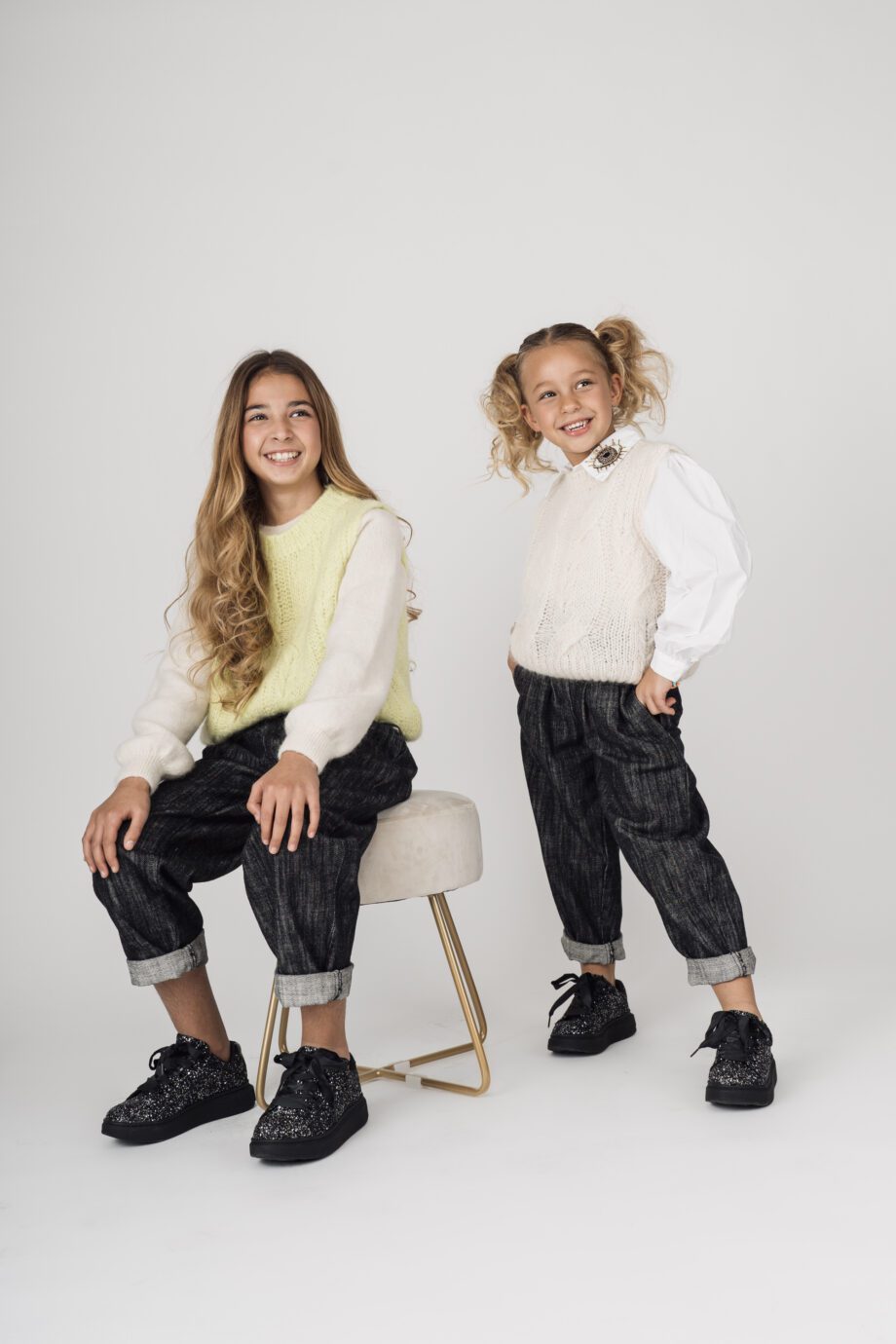 Shop Online Gilet in lana panna con trecce Souvenir Kids