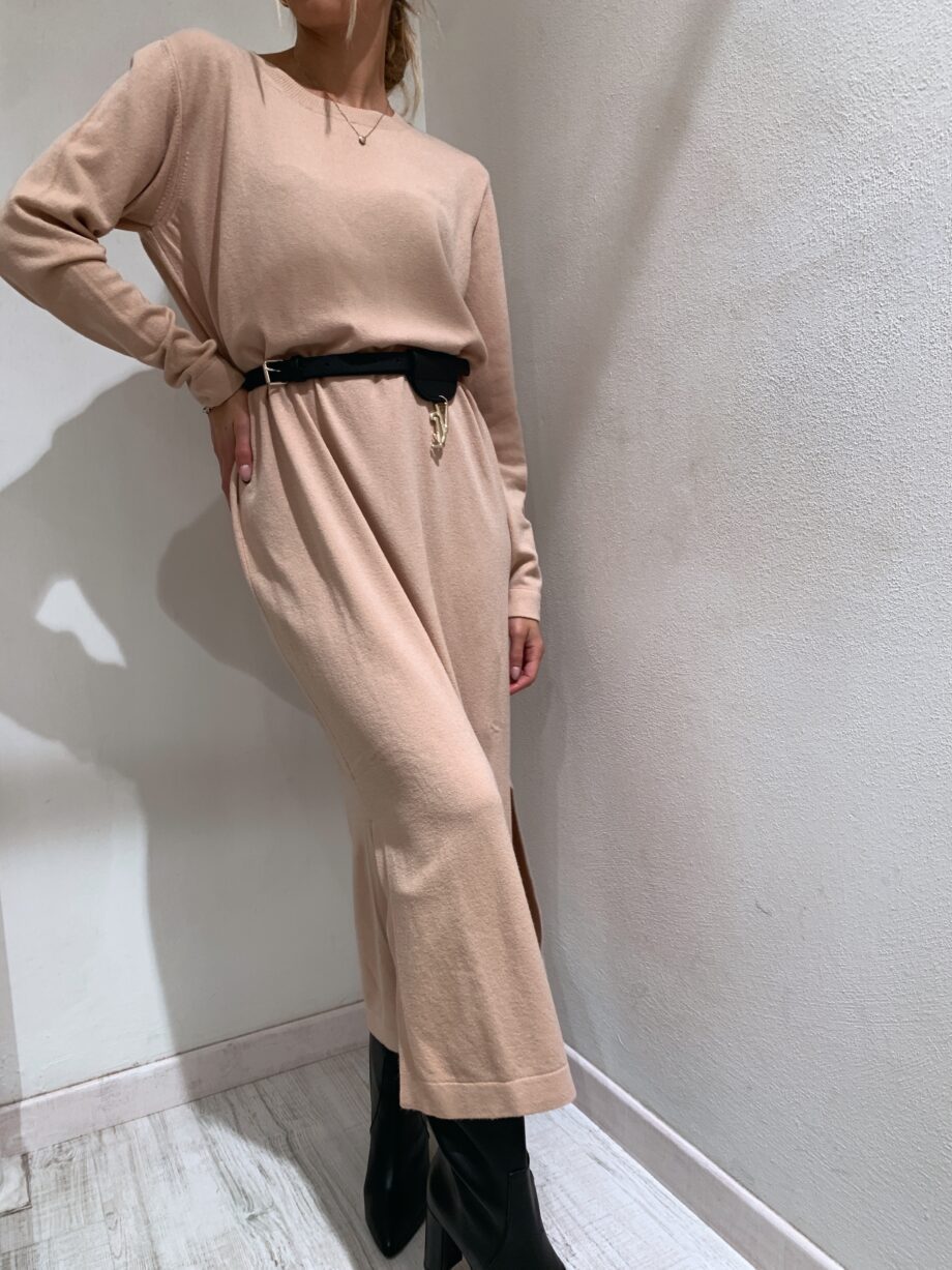 Shop Online Vestito lungo in maglia beige So Allure