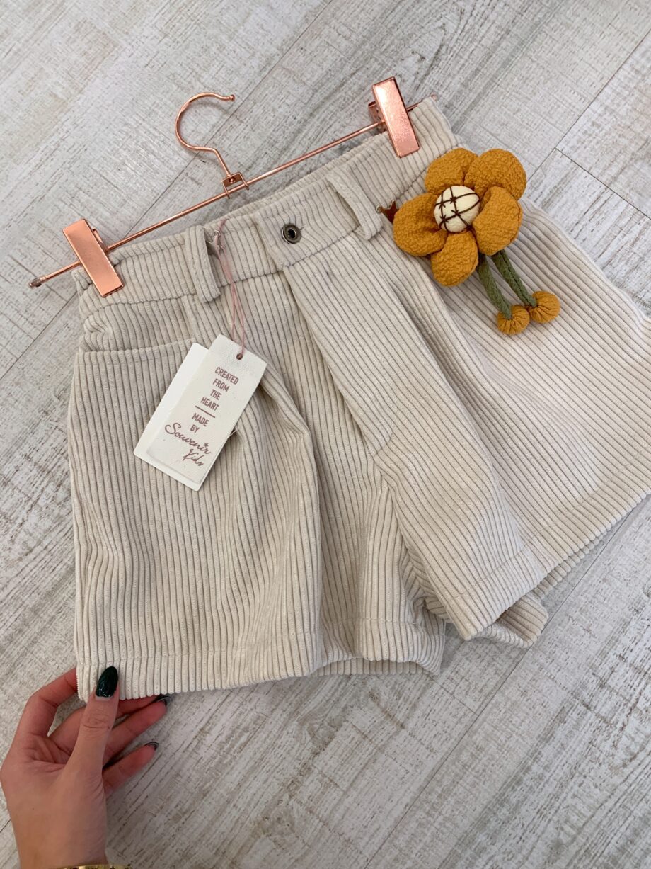 Shop Online Pantaloncino in velluto panna con spilla Souvenir Kids