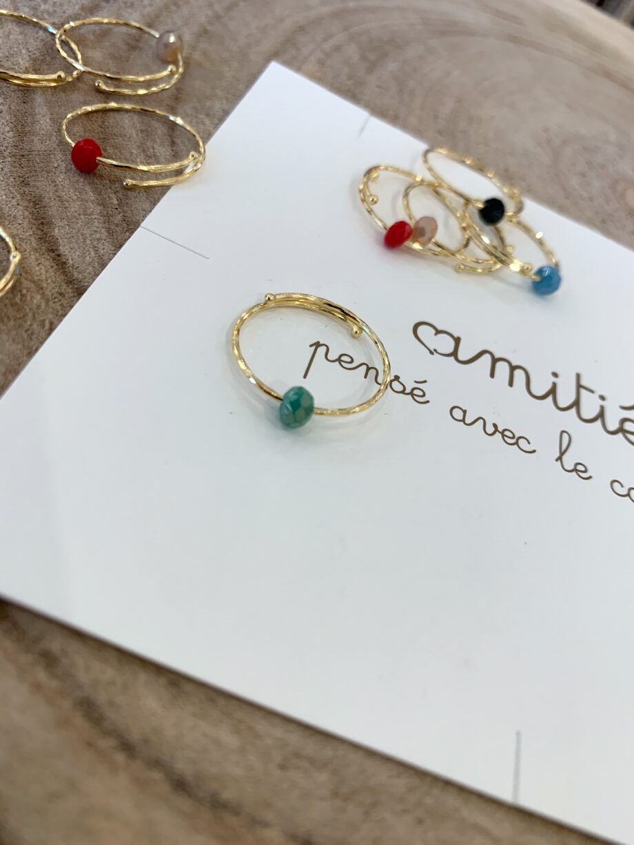 Shop Online Anello in filo oro con perlina rossa Amatié