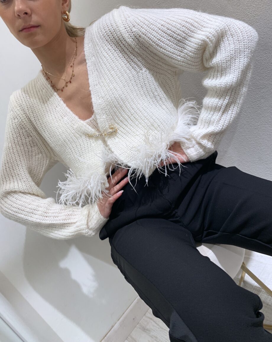 Shop Online Cardigan crop panna con piume Vicolo