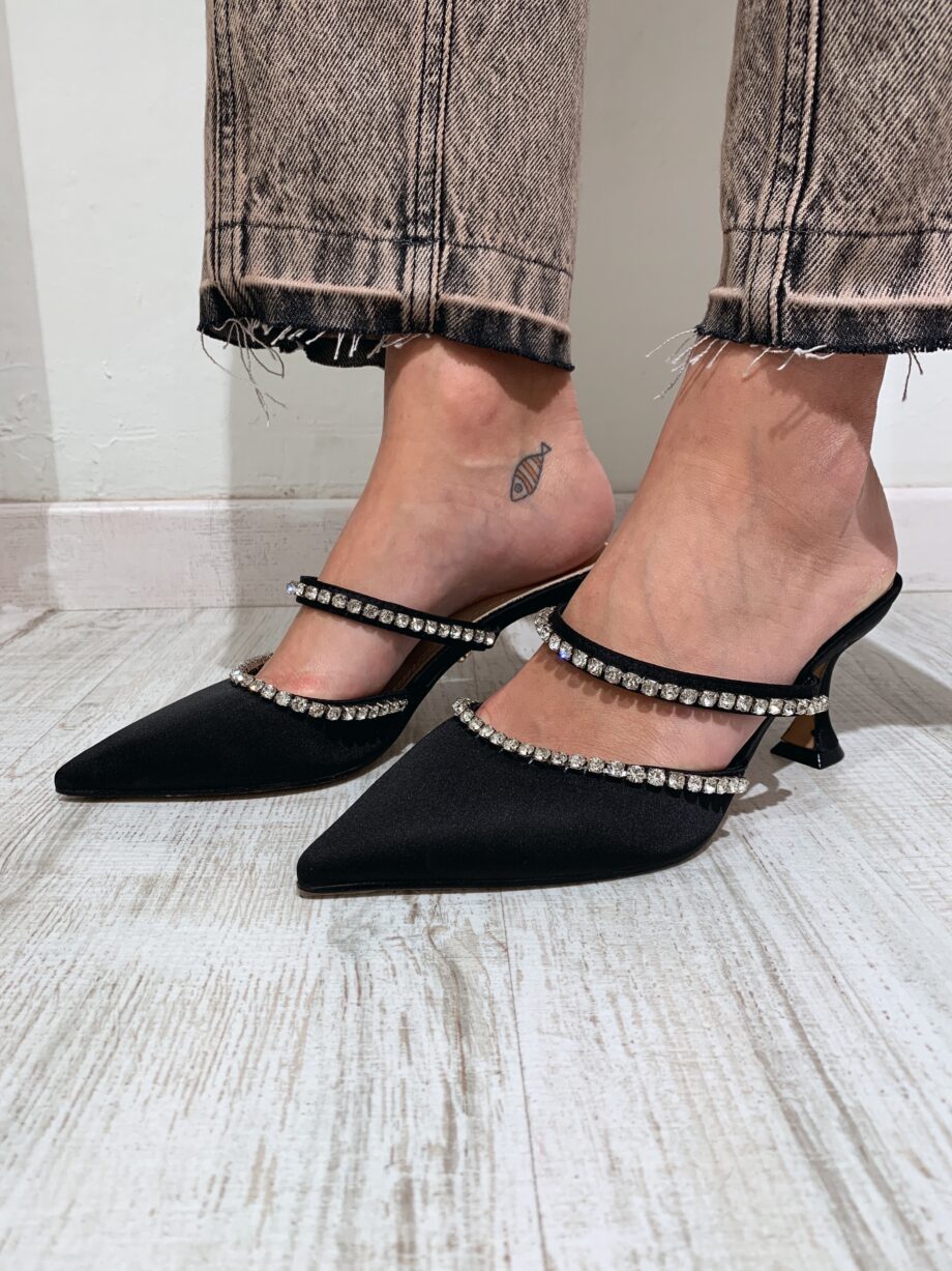 Shop Online Sabot mules Ioana nero Twentyfourhaitch