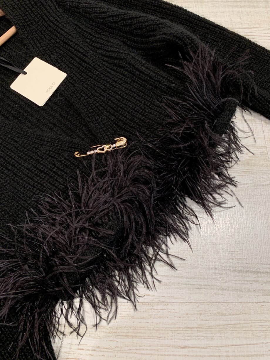 Shop Online Cardigan crop nero con piume Vicolo