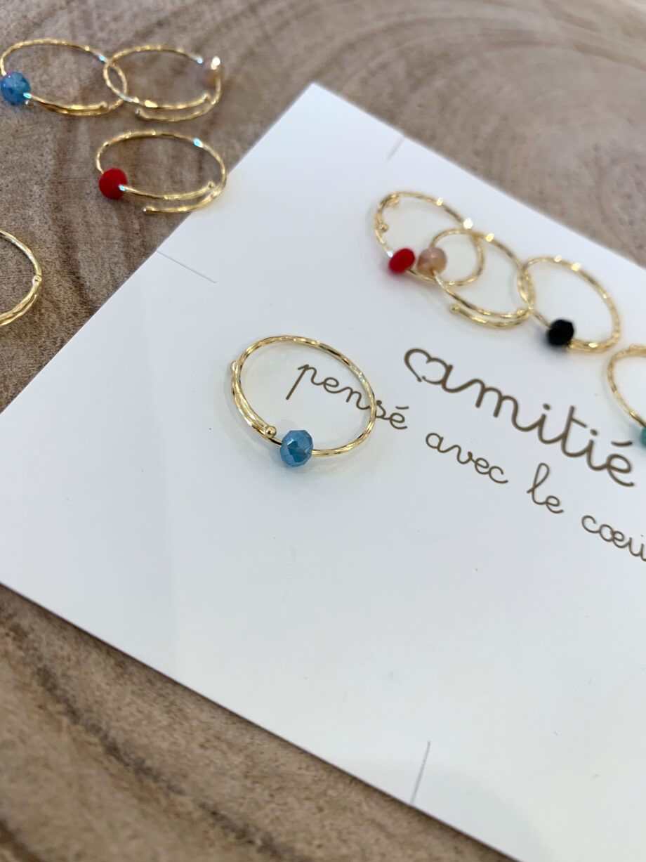 Shop Online Anello in filo oro con perlina rossa Amatié