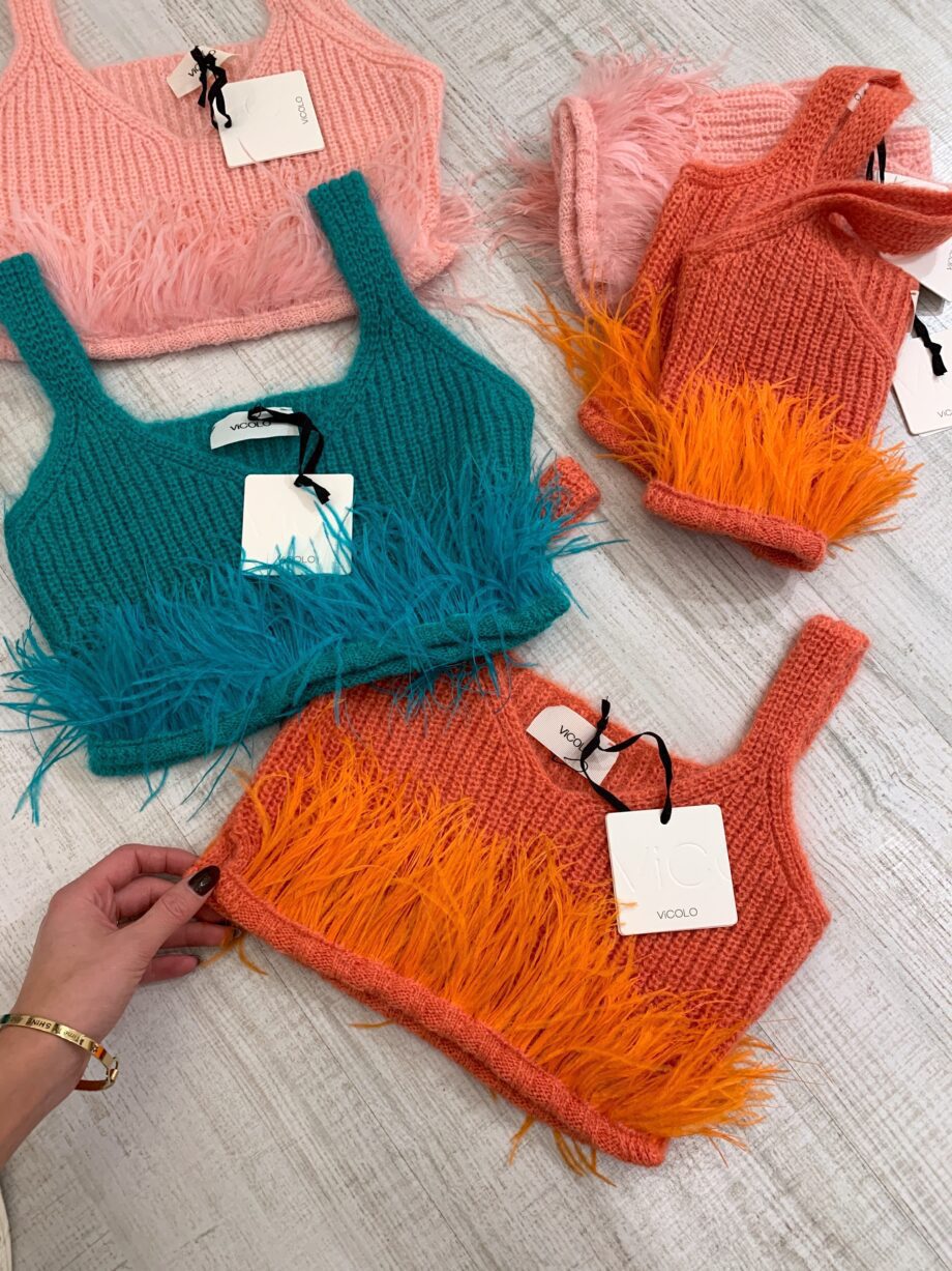 Shop Online Crop top arancio con piume Vicolo