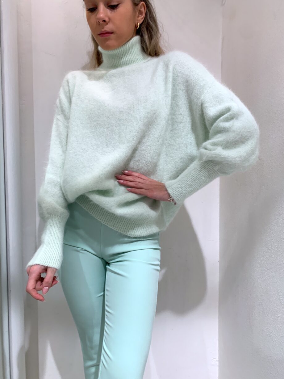 Shop Online Pull rasato collo alto menta Vicolo