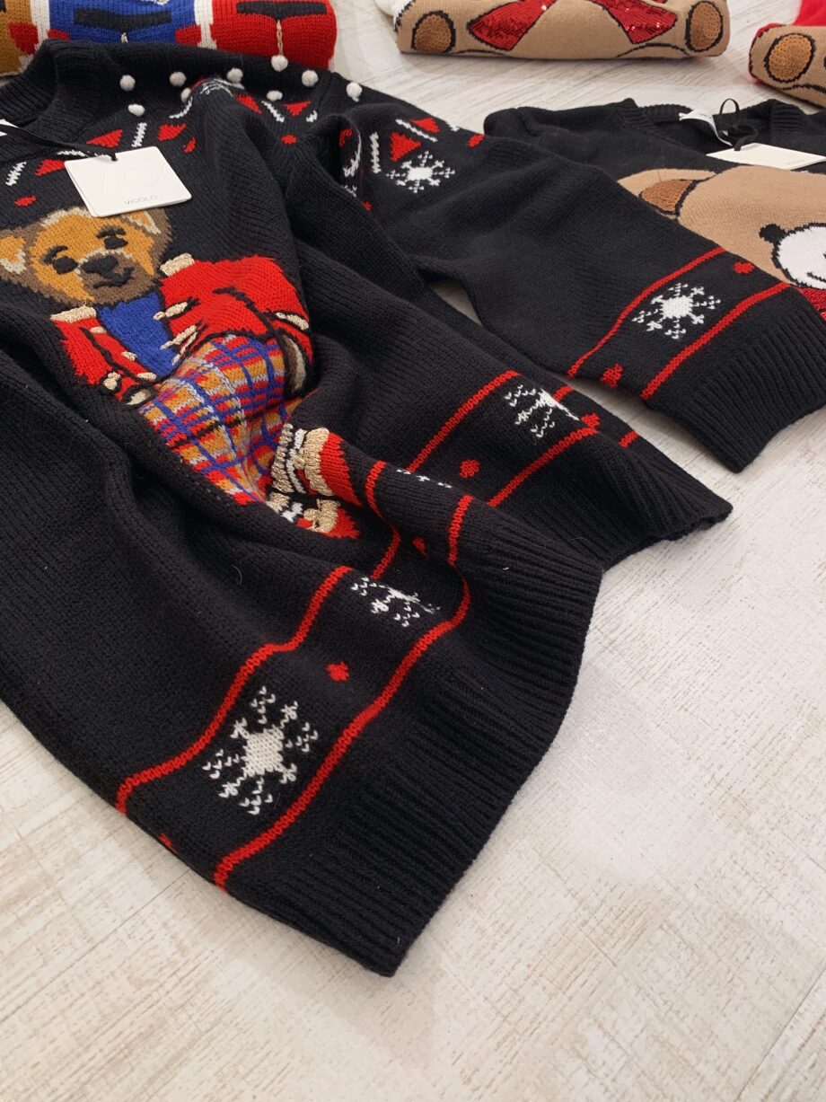Shop Online Maglione girocollo nero con orsetto scozzese Vicolo