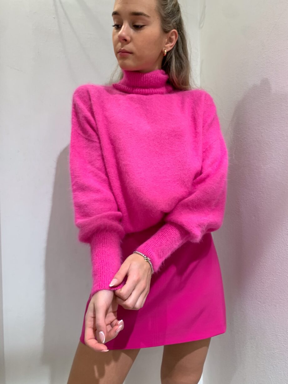 Shop Online Pull rasato collo alto fucsia Vicolo