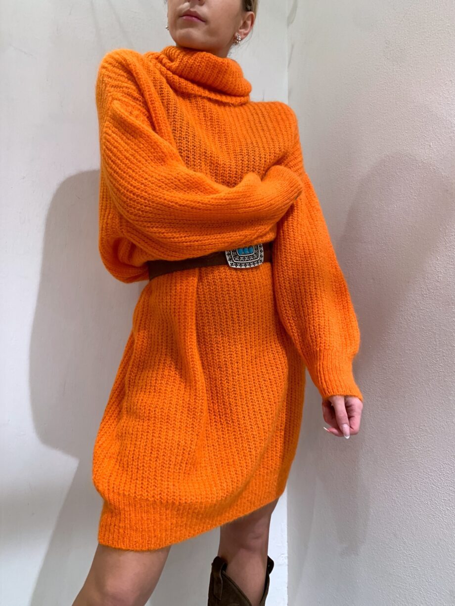 Shop Online Vestito over in mohair arancio con collo alto HaveOne