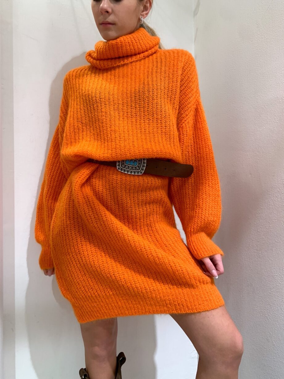 Shop Online Vestito over in mohair arancio con collo alto HaveOne