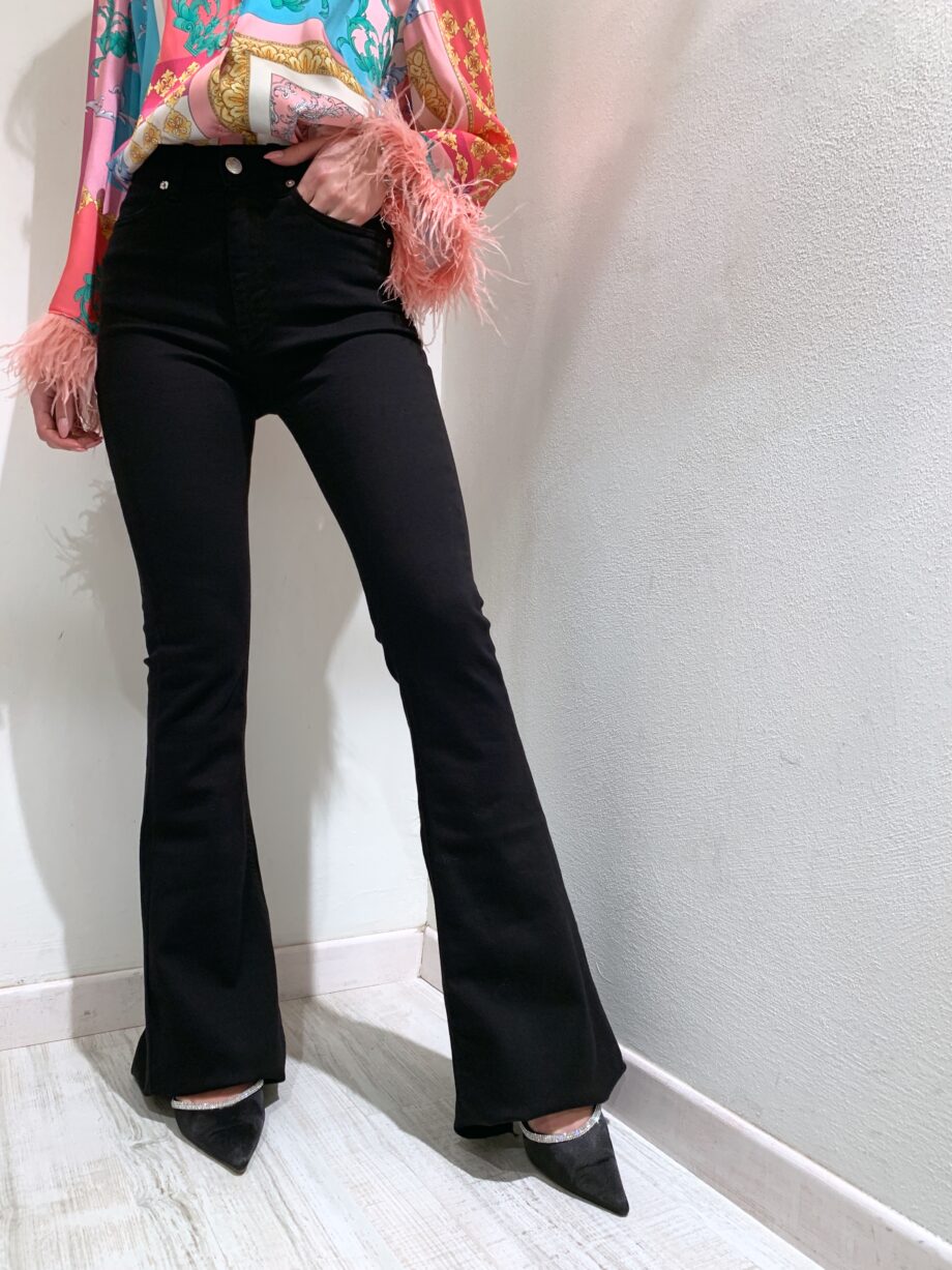 Shop Online Jeans Gisele Flare nero a zampa Vicolo