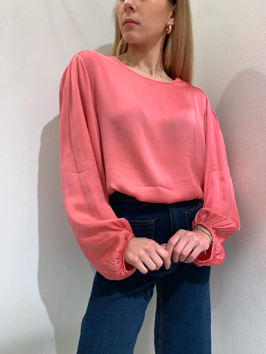 Shop Online Blusa in raso rosa maniche palloncino Have One