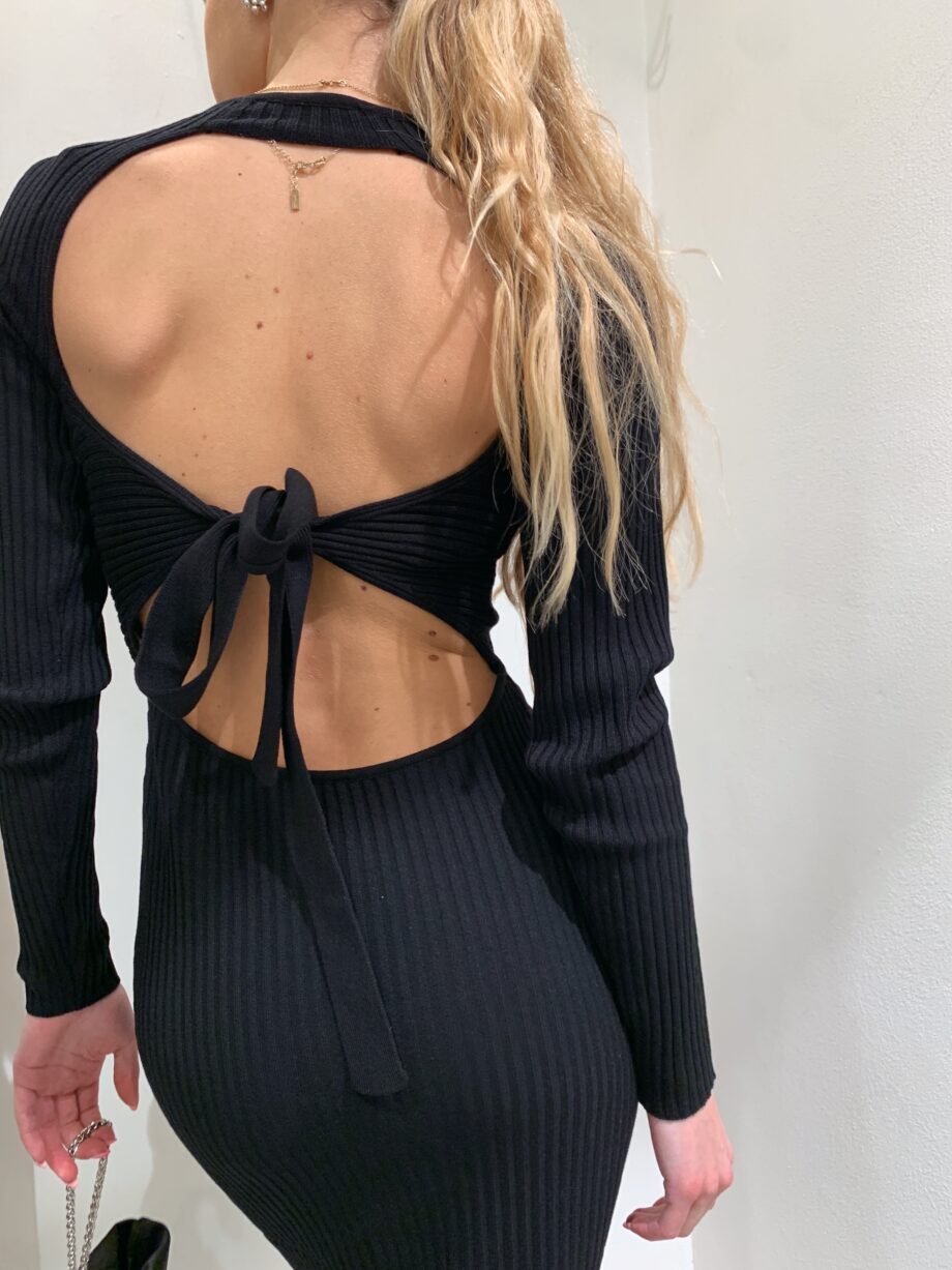 Shop Online Vestito in maglia a coste nero con schiena scoperta Kontatto