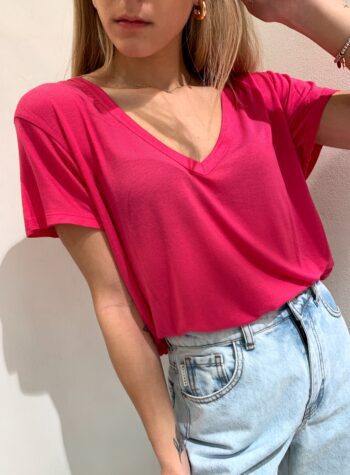 Shop Online T-shirt scollo a V in viscosa fucsia Kontatto