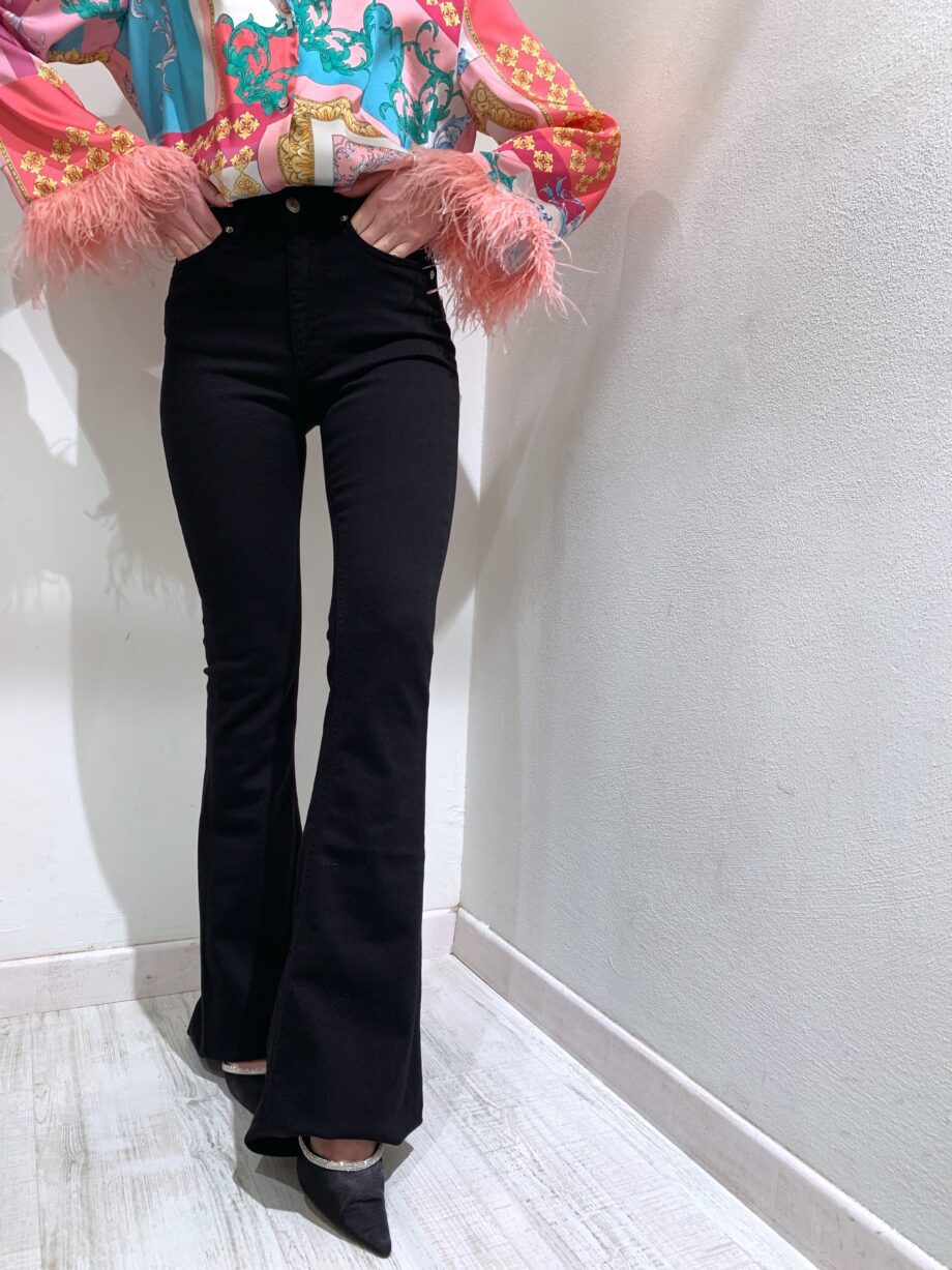 Shop Online Jeans Gisele Flare nero a zampa Vicolo