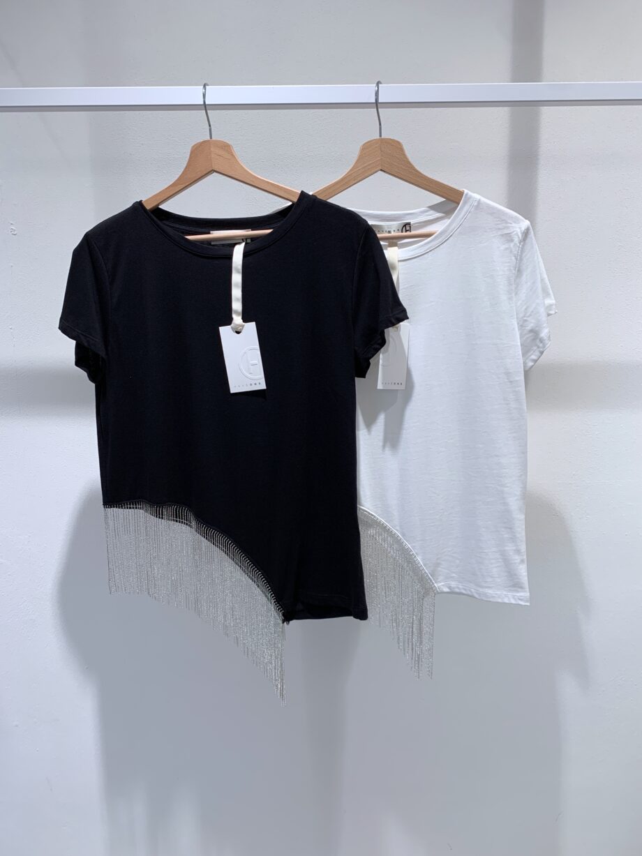 Shop Online T-shirt bianca asimmetrica con strass pendenti HaveOne