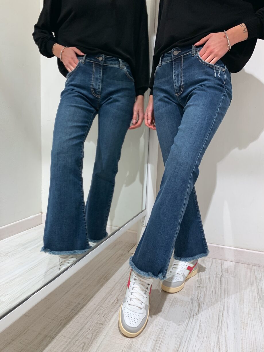 Shop Online Jeans scuro a zampetta sfrangiato Souvenir