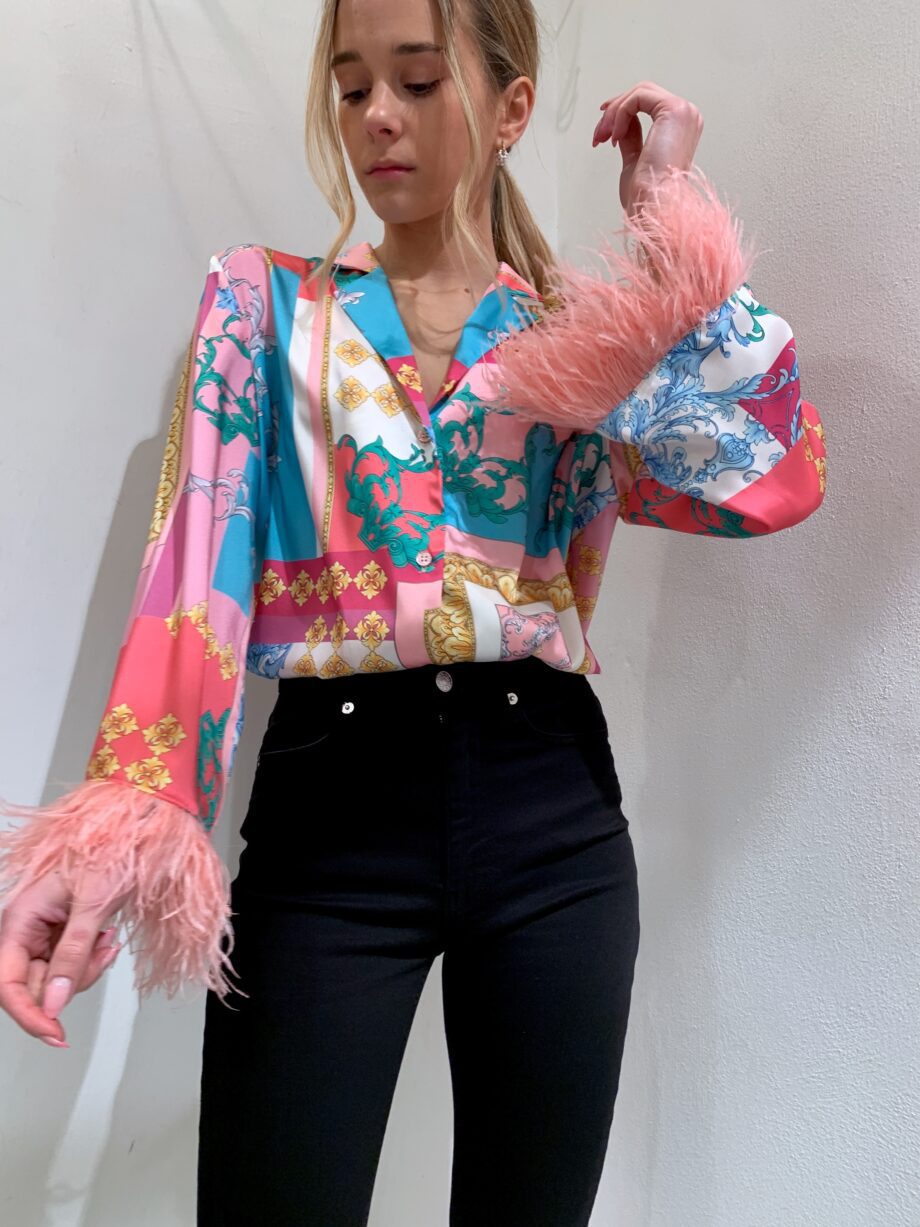 Shop Online Camicia satin stampa Versace con piume Vicolo
