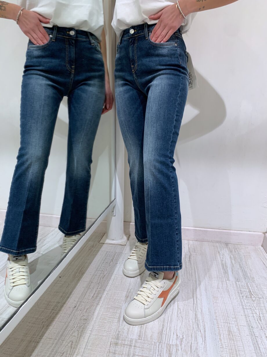 Shop Online Jeans Gisele scuro a zampetta Vicolo