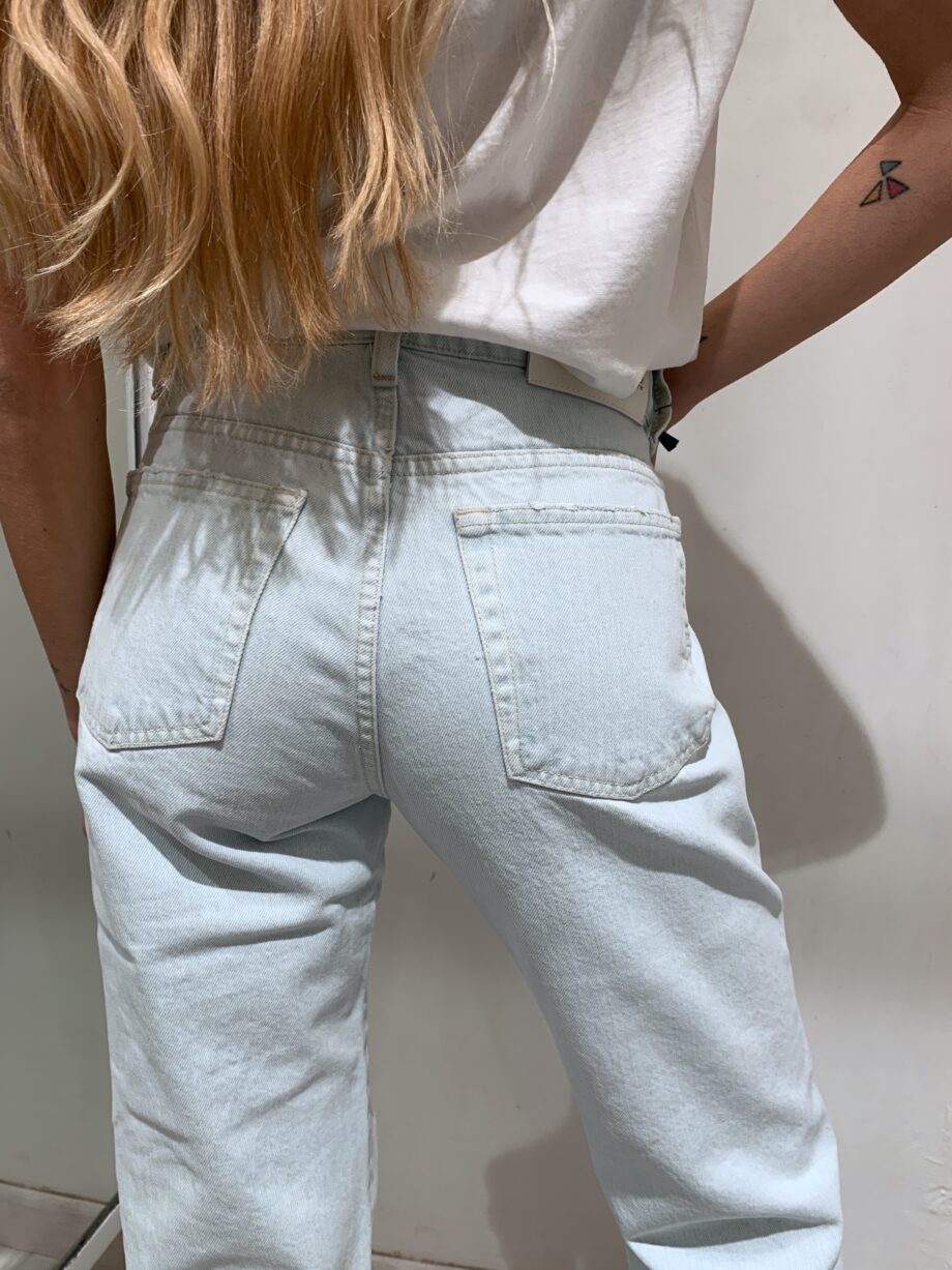Shop Online Jeans chiaro sfrangiato con rotture Vicolo