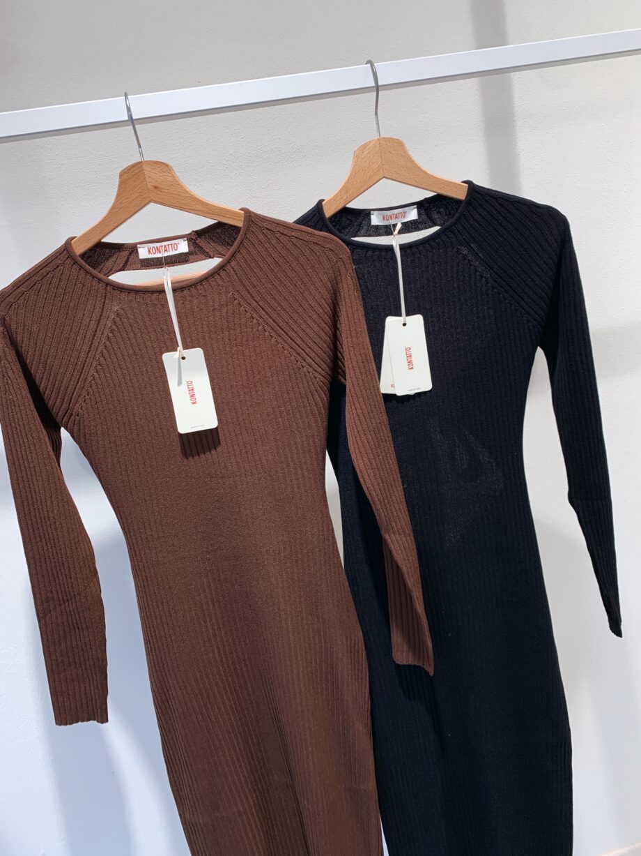 Shop Online Vestito in maglia a coste cacao con schiena scoperta Kontatto