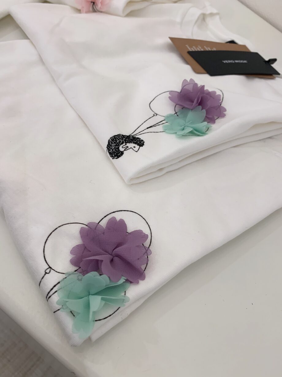 Shop Online T-shirt bianca con disegno palloncini e tulle colorato Vero Moda