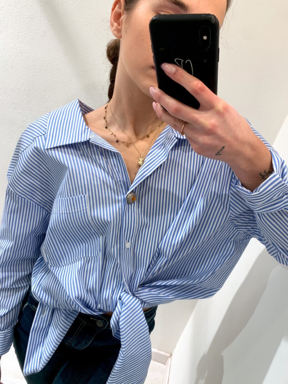 Shop Online Camicia over a righe bianche e azzurre Souvenir