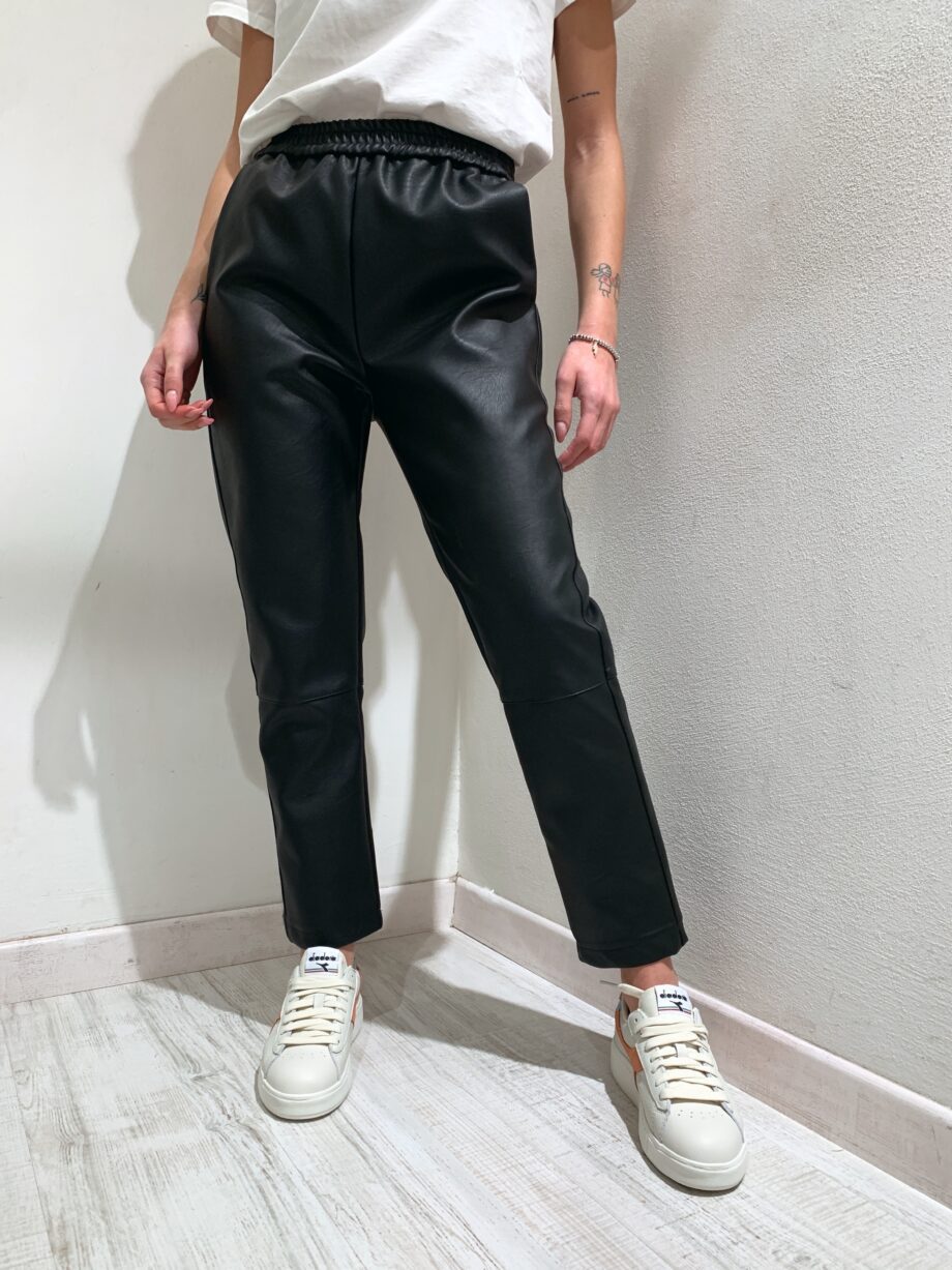 Shop Online Pantalone in ecopelle a sigaretta nero Vicolo