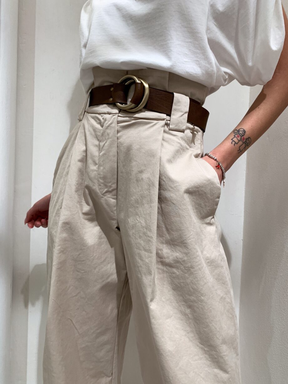 Shop Online Pantalone beige ampio con cintura Souvenir