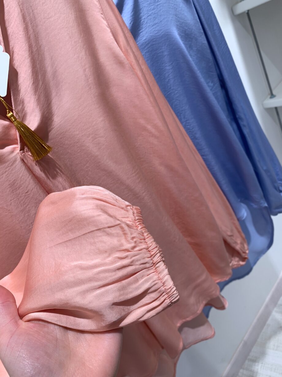 Shop Online Blusa in raso scollo a V rosa Souvenir