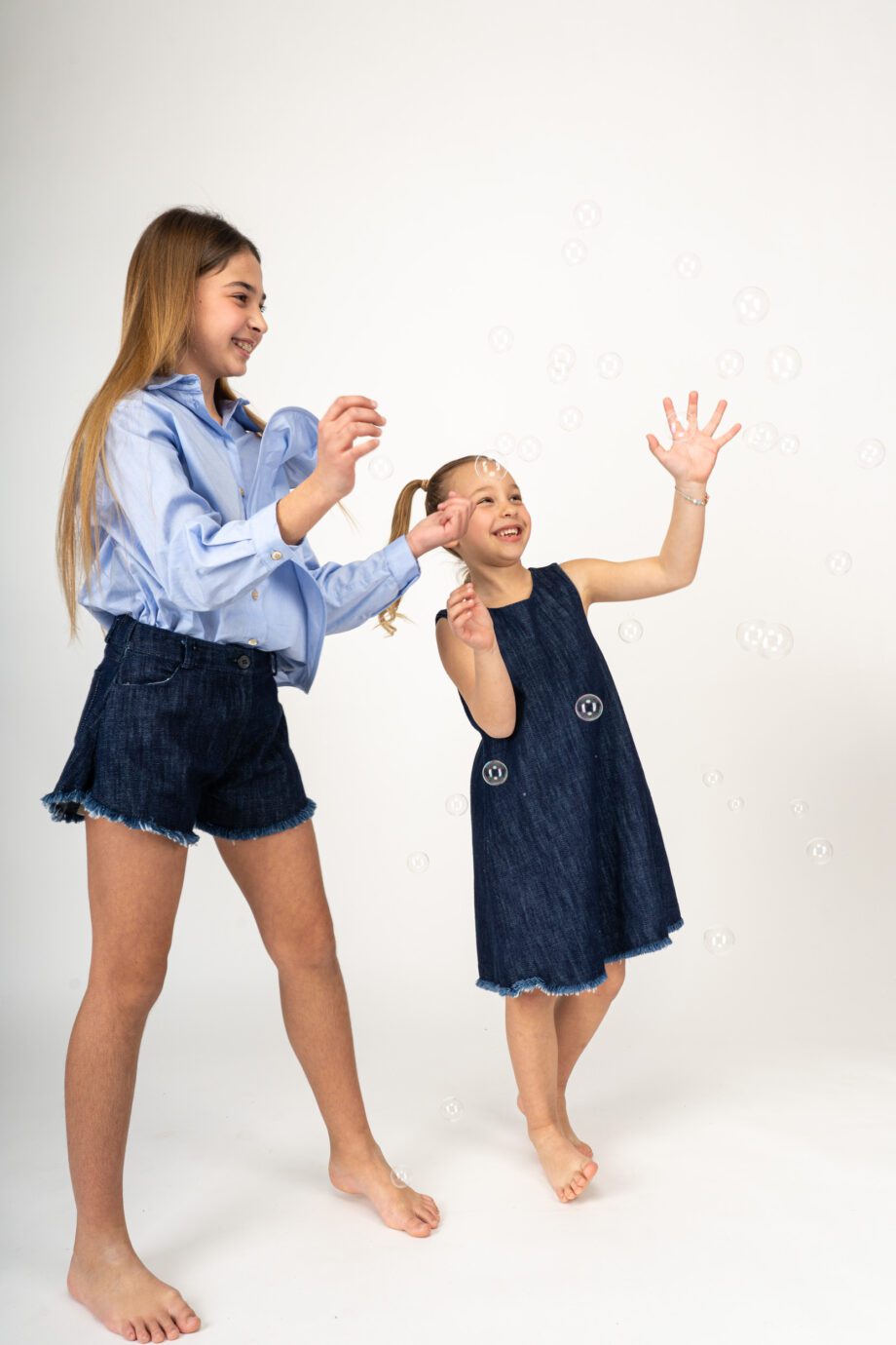 Shop Online Vestito in jeans morbido con fiocco dietro Souvenir Kids