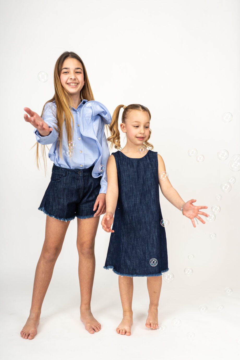 Shop Online Vestito in jeans morbido con fiocco dietro Souvenir Kids