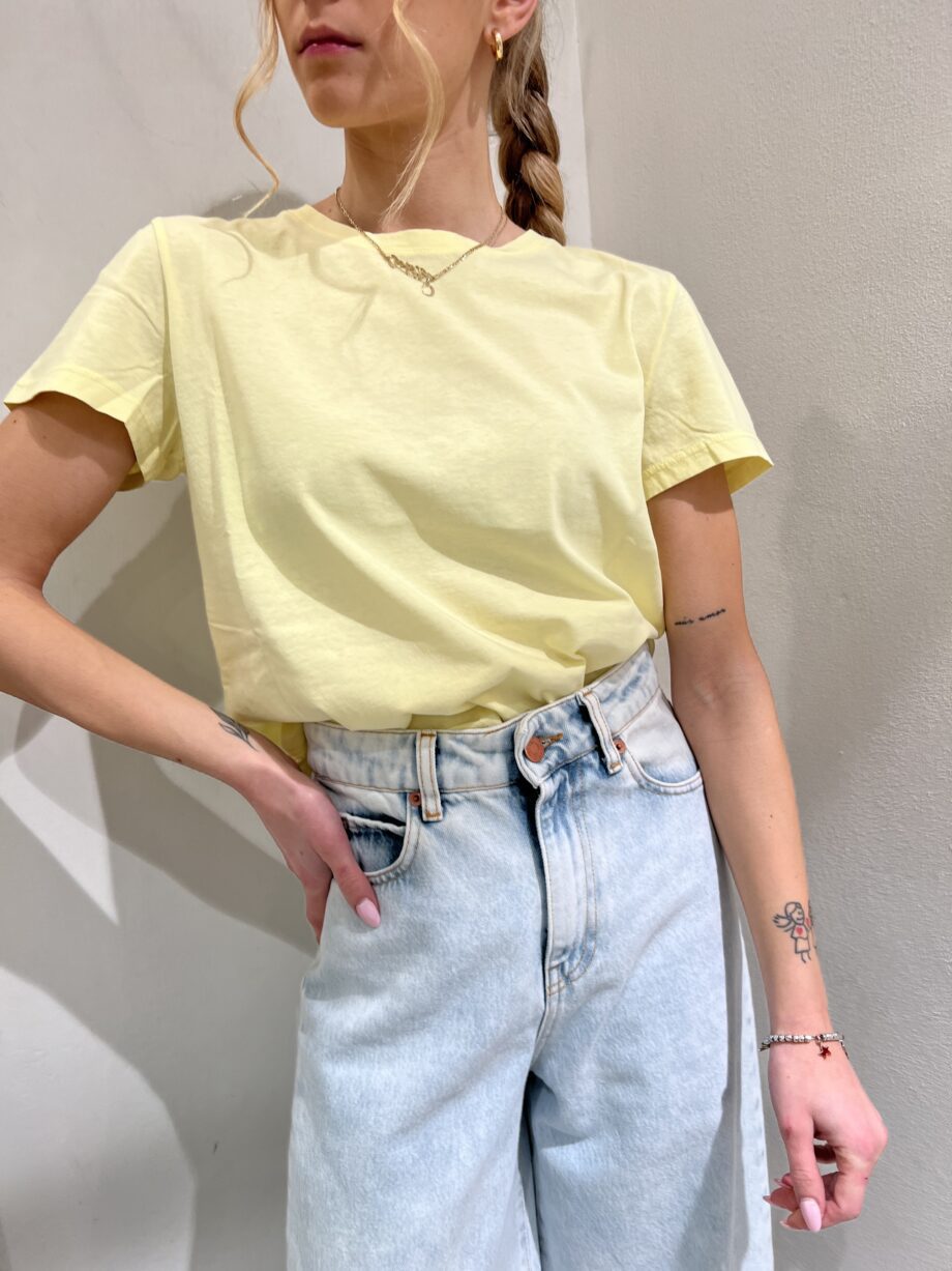 Shop Online T-shirt girocollo gialla Kontatto