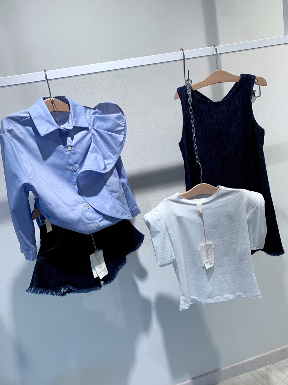 Shop Online Camicia in cotone azzurra con rouches Souvenir Kids