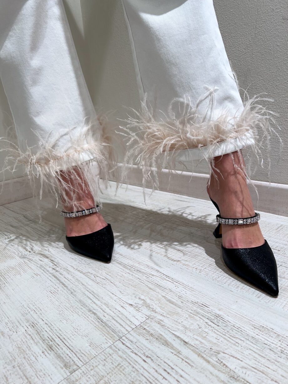 Shop Online Jeans bianco a zampetta con piume sul fondo HaveOne