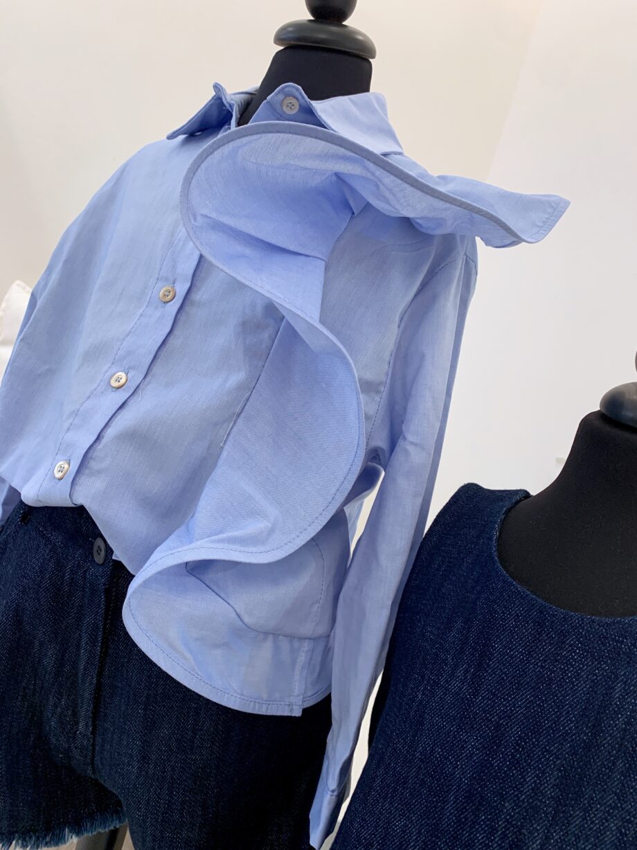 Shop Online Camicia in cotone azzurra con rouches Souvenir Kids