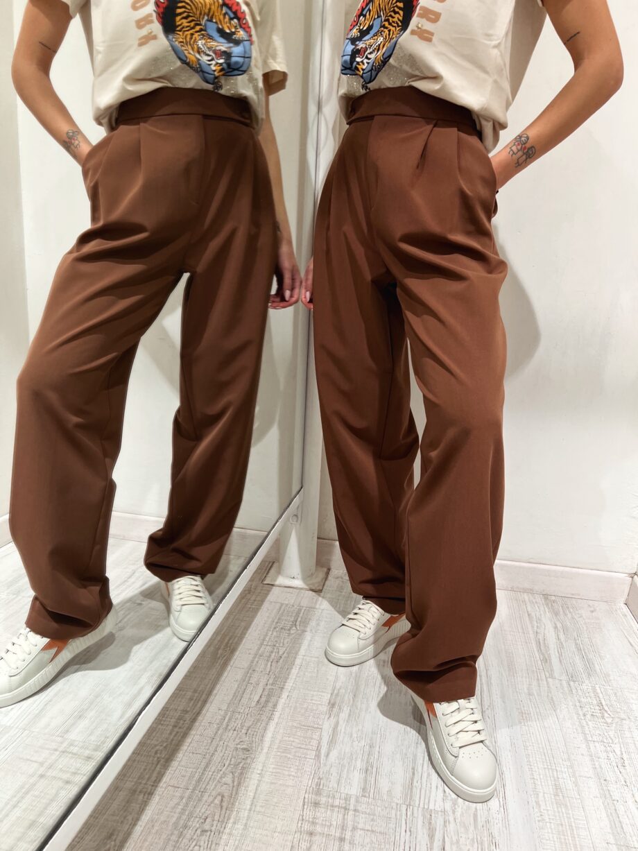 Shop Online Pantalone ampio con pinces marrone Kontatto