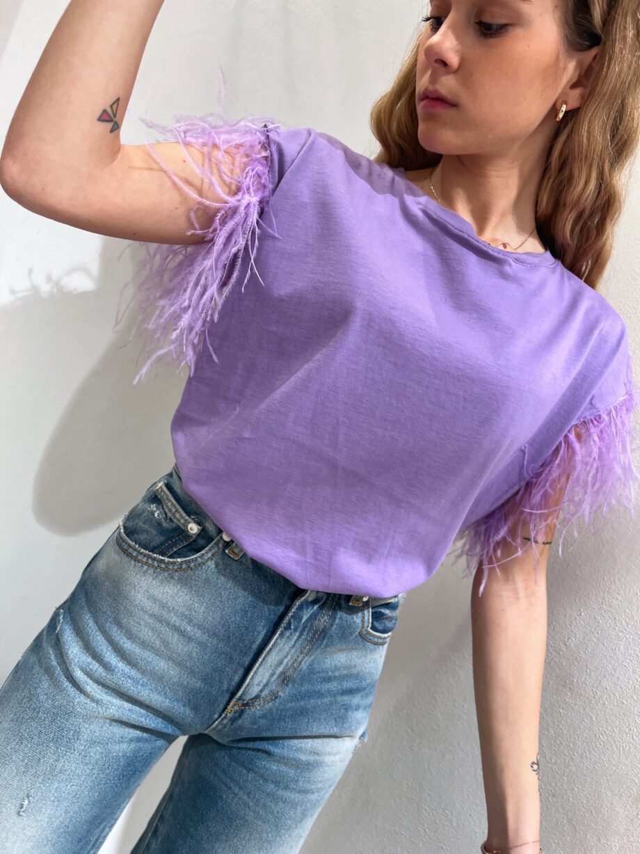 Shop Online T-shirt lilla con piume maniche Vicolo