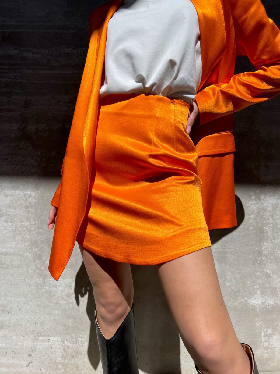 Shop Online Minigonna in raso a tubino arancione So Allure