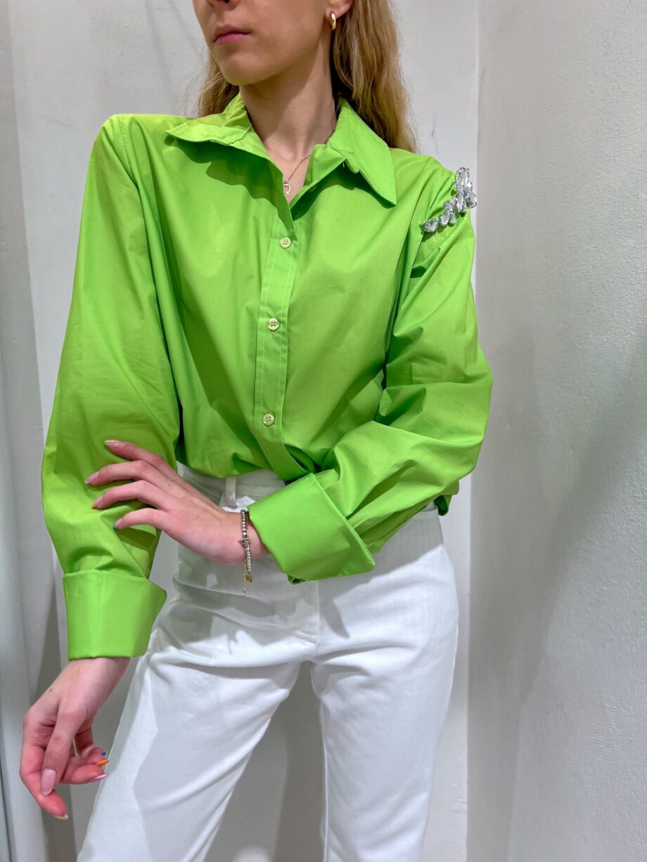 Shop Online Camicia over verde acido con spilla diamanti HaveOne