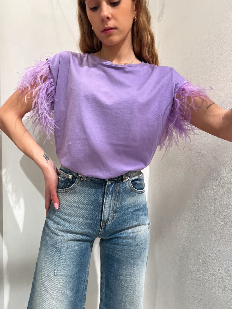 Shop Online T-shirt lilla con piume maniche Vicolo