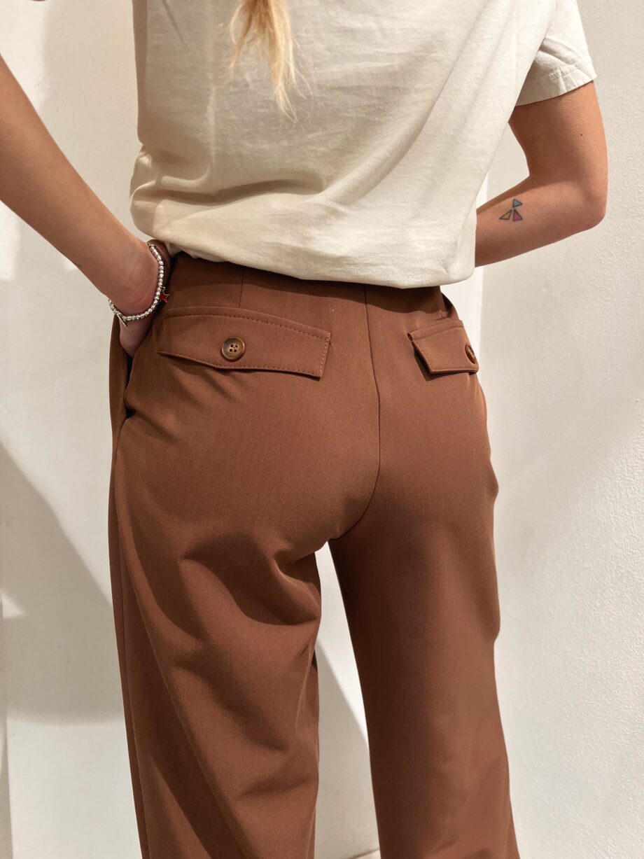 Shop Online Pantalone ampio con pinces marrone Kontatto