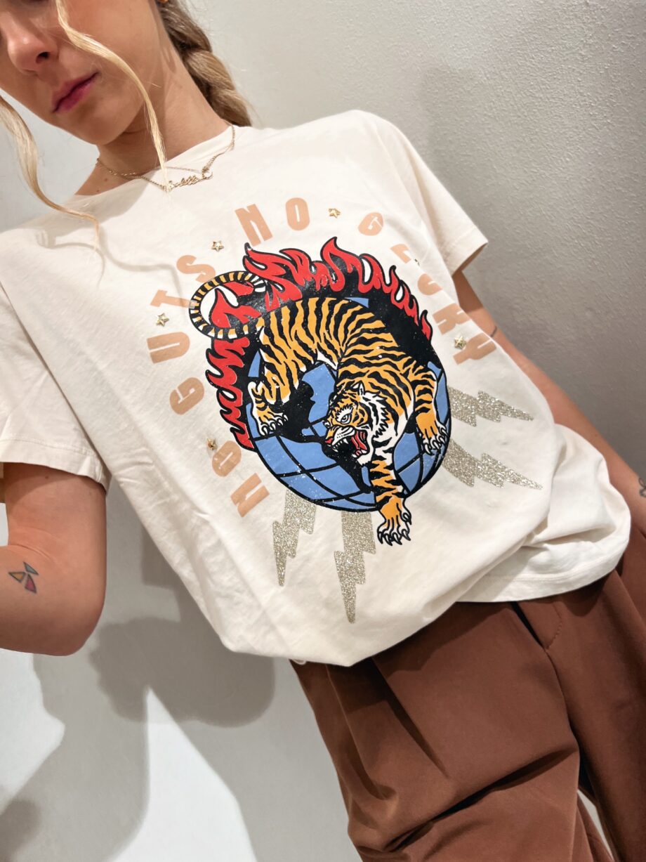 Shop Online T-shirt beige con stampa tigre Kontatto