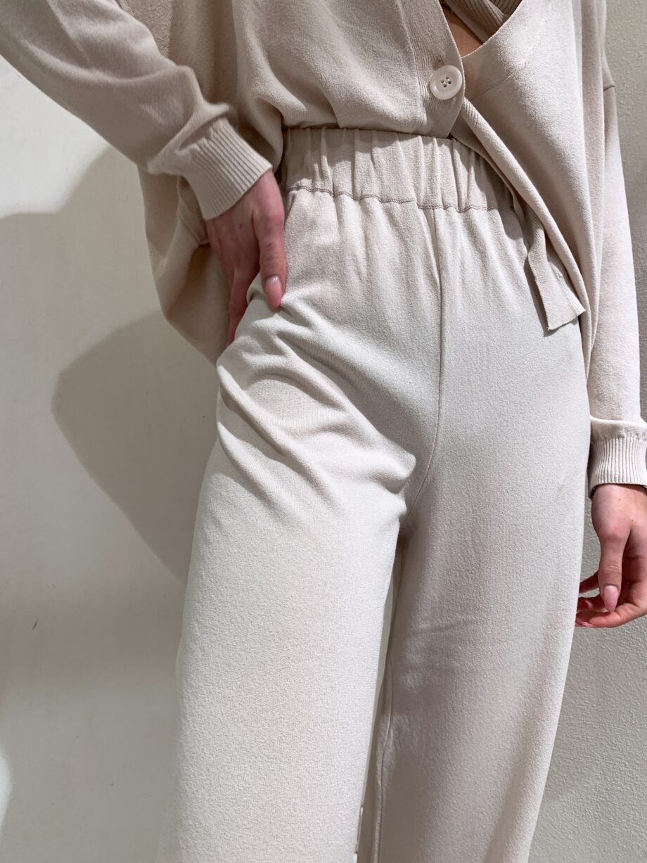 Shop Online Pantalone palazzo beige in maglia So Allure