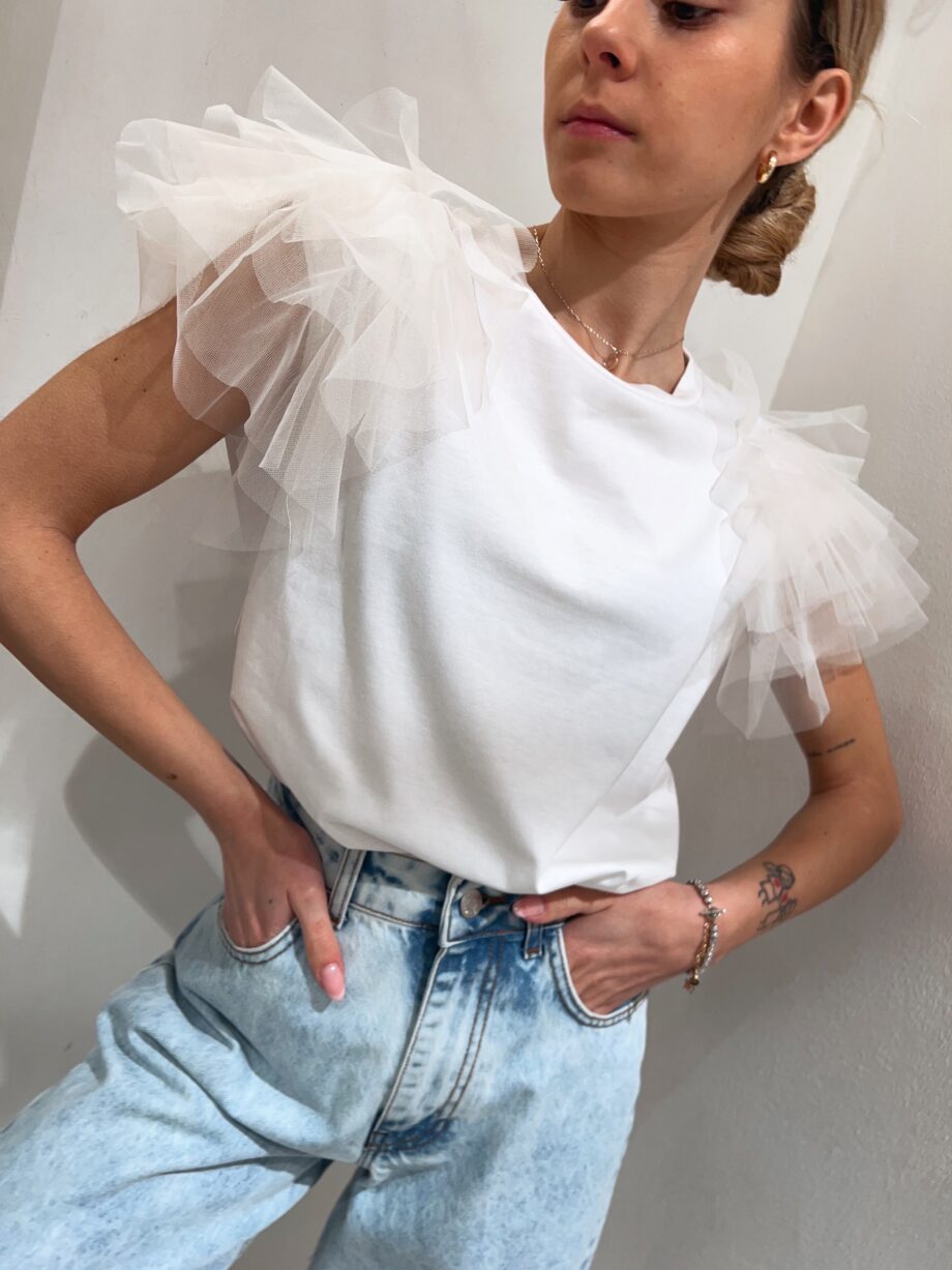 Shop Online T-shirt bianca con maniche in tulle panna HaveOne