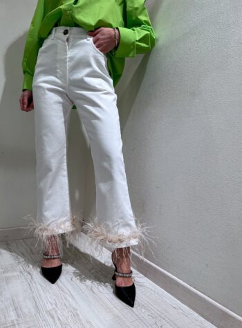 Shop Online Jeans bianco a zampetta con piume sul fondo HaveOne