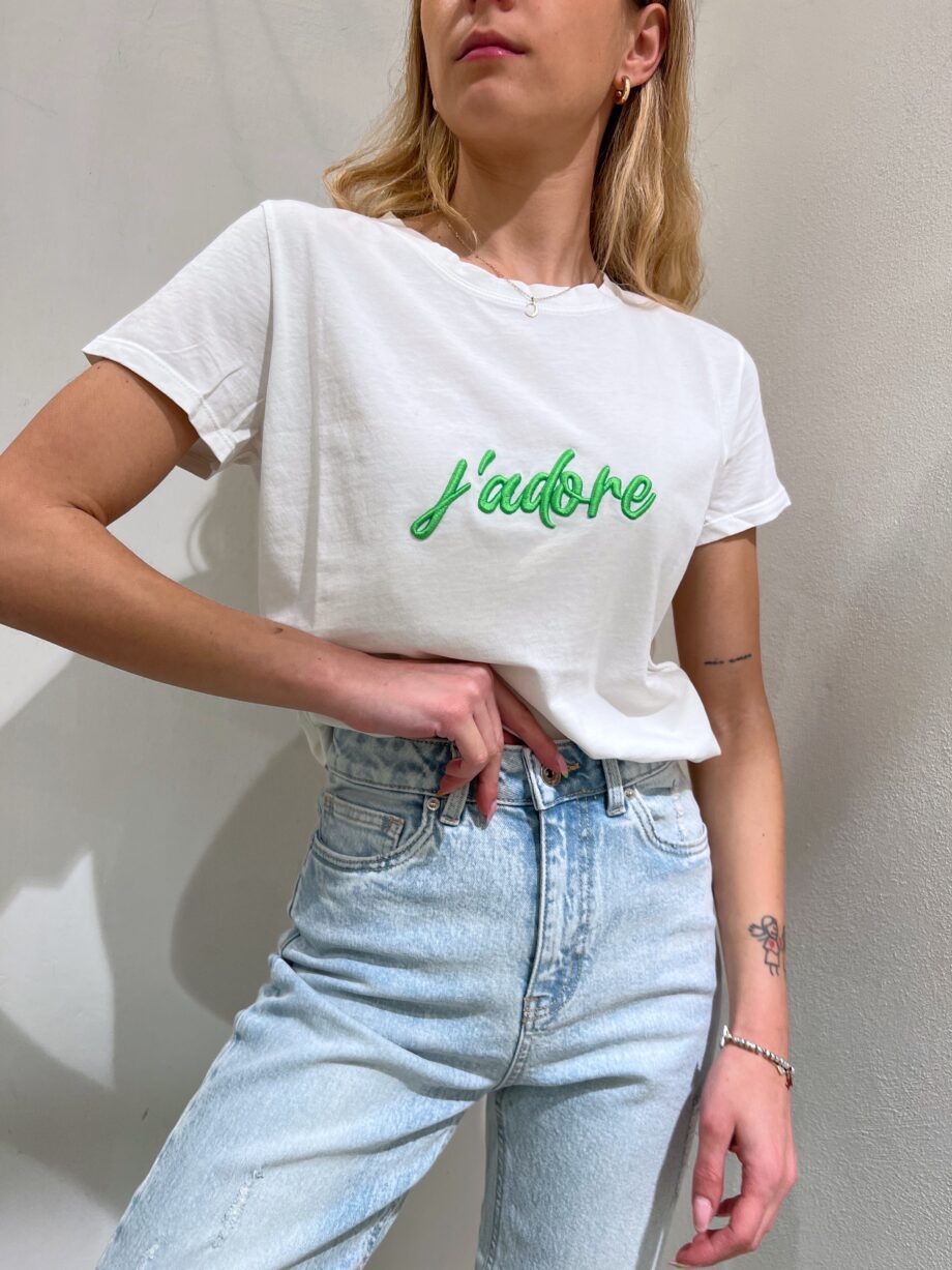 Shop Online T-shirt bianca con scritta verde fluo Vicolo