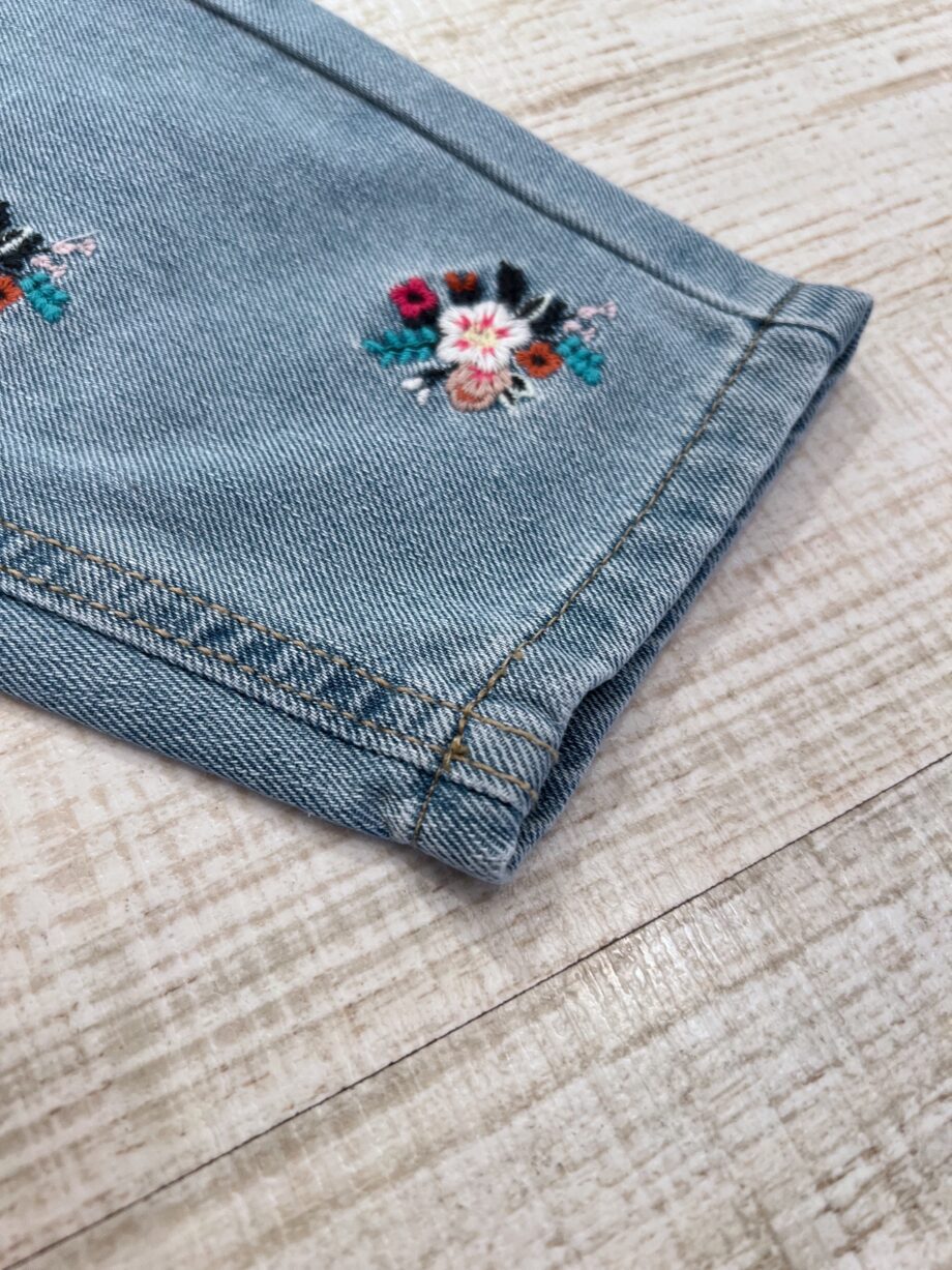 Shop Online Jeans dritto con ricamo fiori Name It