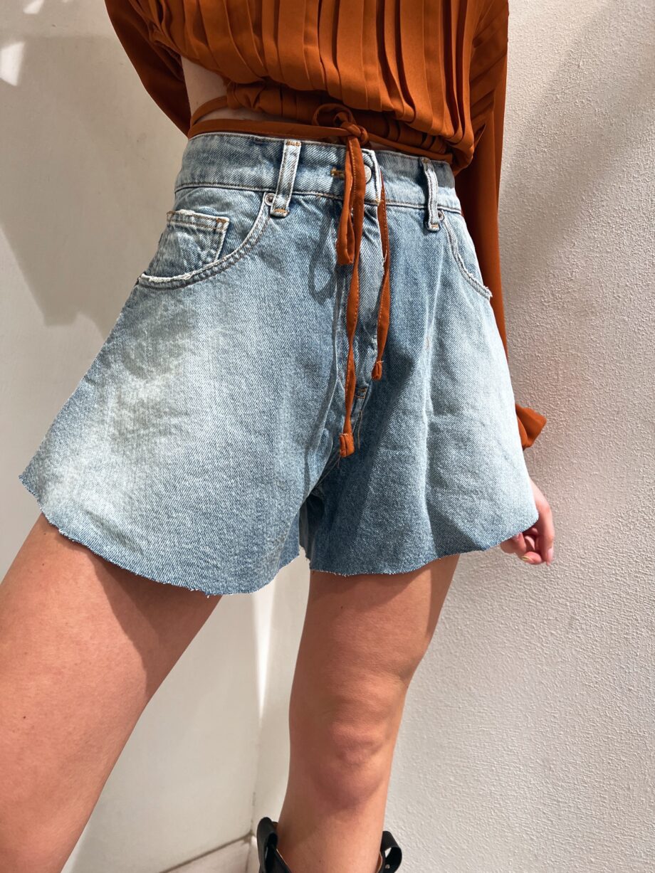 Shop Online Short in jeans a campanella Souvenir